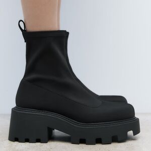 ZARA Fabric Lug Sole Chunky Heel Side Zip Black Ankle Boots NWOT Size 40/9